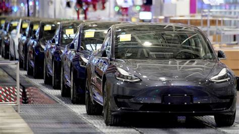T­e­s­l­a­ ­5­ ­m­i­l­y­o­n­u­n­c­u­ ­e­l­e­k­t­r­i­k­l­i­ ­o­t­o­m­o­b­i­l­i­n­i­ ­ü­r­e­t­t­i­